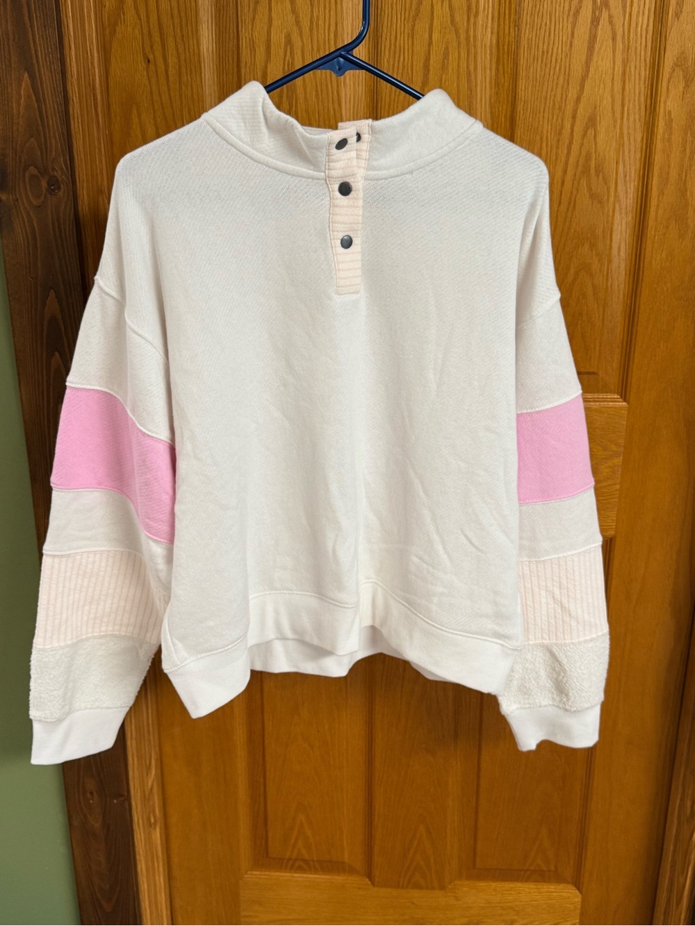Ocean Drive Cream Pullover with Pink Sleeve Panels NWOT